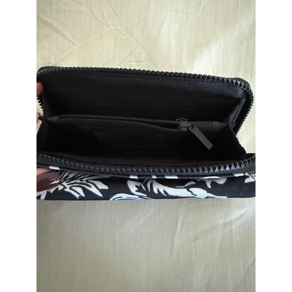 Vera Bradley Iconic RFID Wristlet Wallet Black White Floral Smartphone Zip Case - Picture 7 of 7